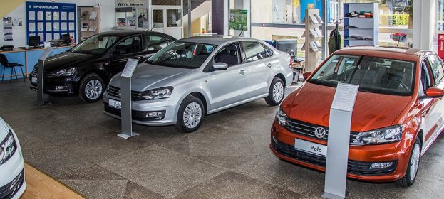 Официальный дилер Volkswagen и автошкола «МовипАвто» проводят тест по ПДД